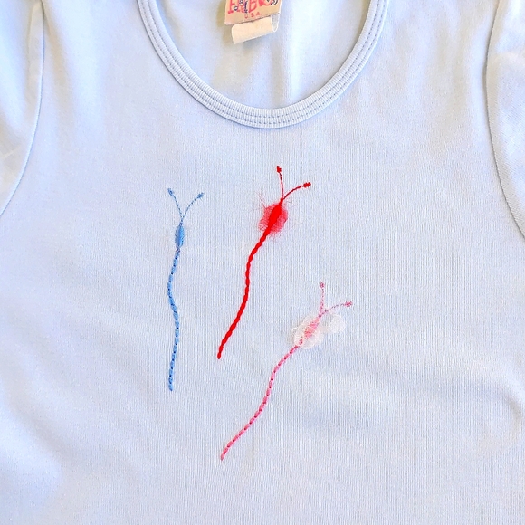 100% Cotton Short Sleeve Tee w/color embroidery and 3D decorations. - Picture 4 of 4